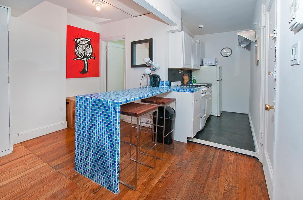 Mid Town East Street Apartments Next To Times Square New York Rum bild