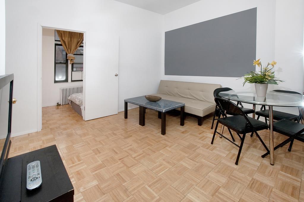 Mid Town East Street Apartments Next To Times Square New York Rum bild
